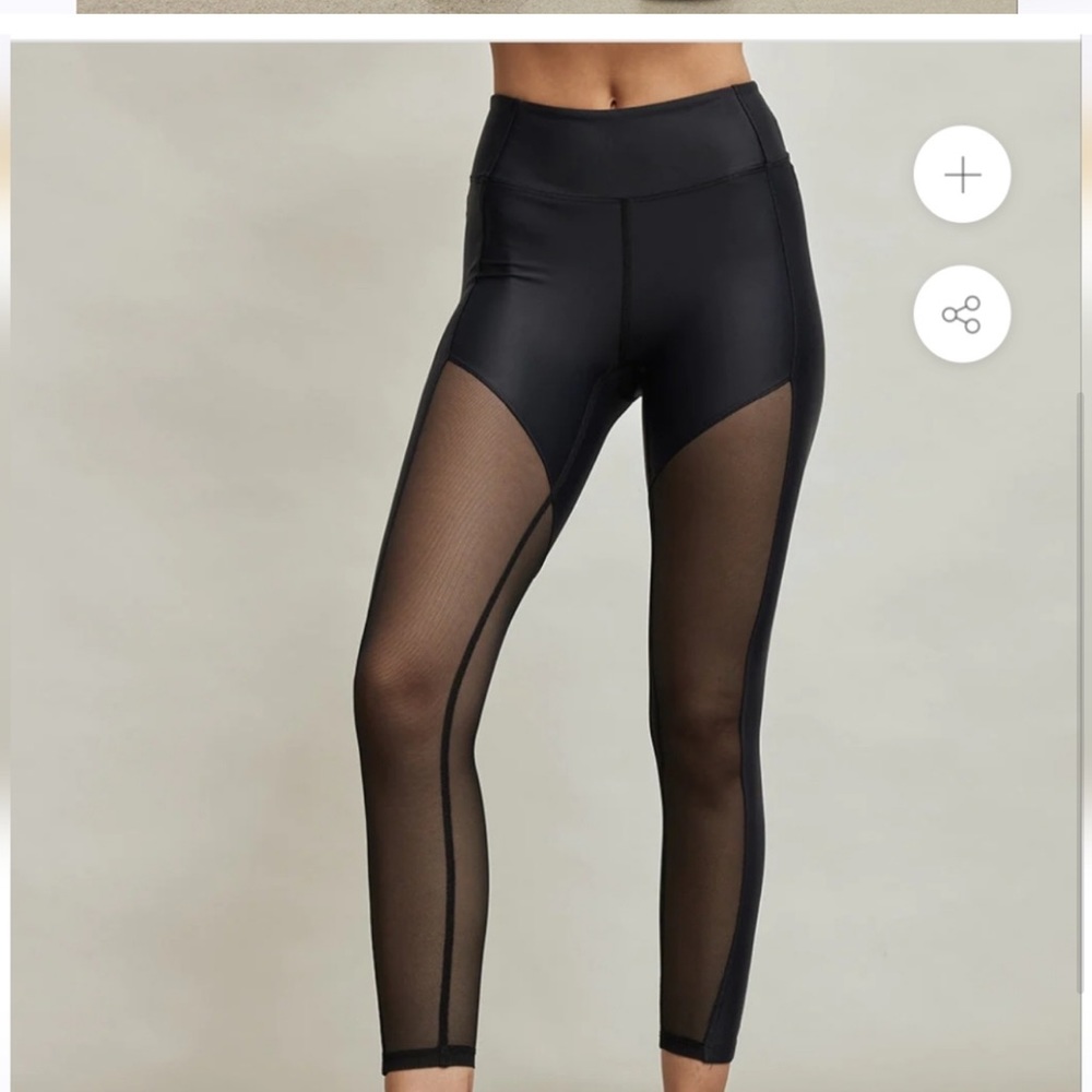 Small like new heroine sport mesh leggings